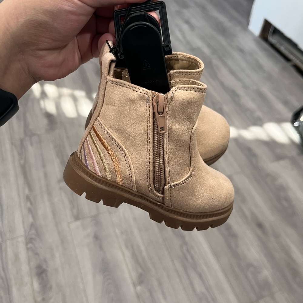 🔴Wonder Nation Tan Kids Boots with Zipper (girls )